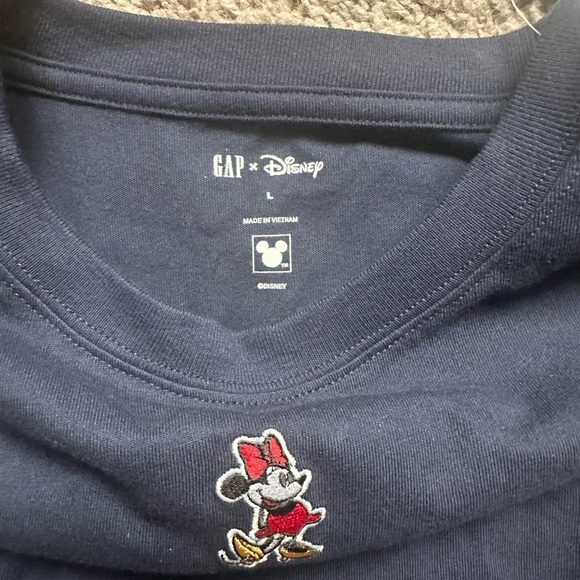 Gap × Disney Kids Embroidered T-Shirt. - Picture 4 of 4